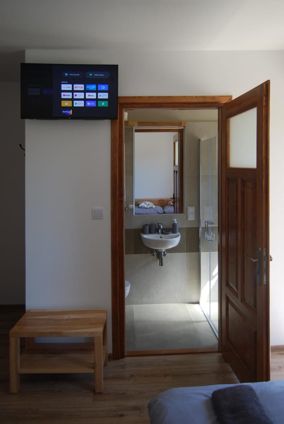 Bathroom, TV and multimedia