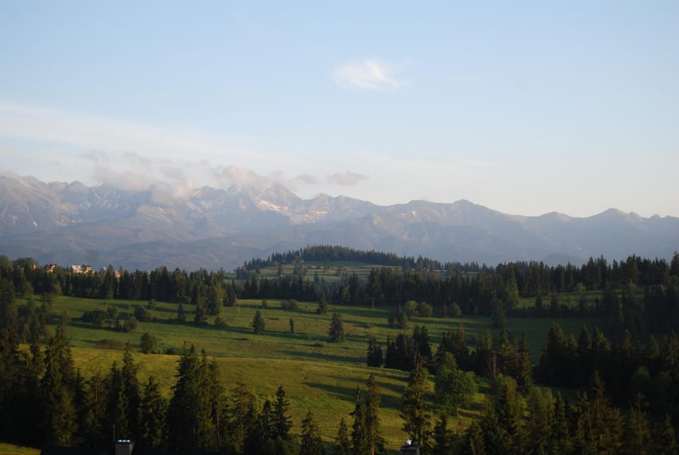 Nearby landmark, Spring, Day, Natural landscape, Activities, Hiking, Landmark view, Landmark view, Mountain view, Mountain view