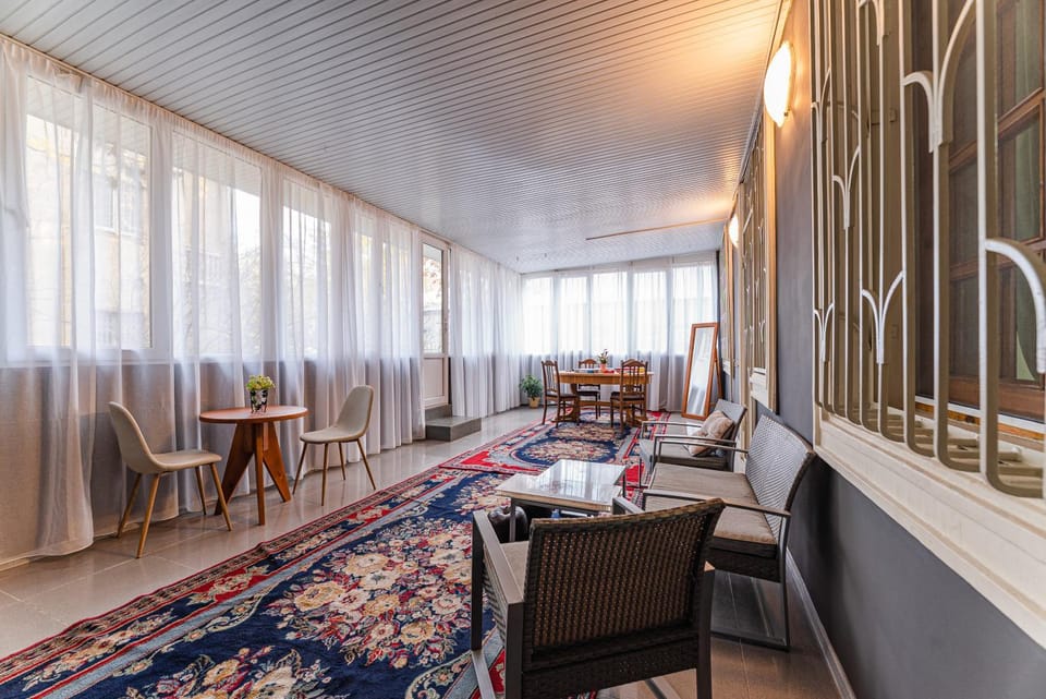Communal lounge/ TV room, Living room, Lounge or bar