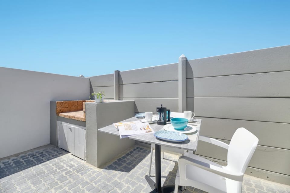 Patio, BBQ facilities