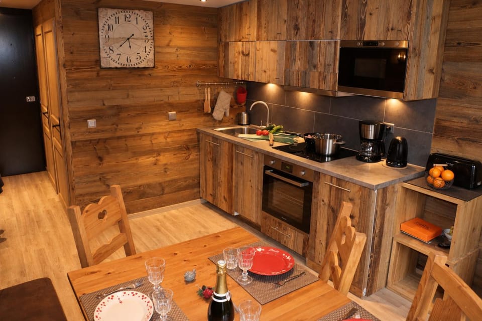 Coffee/tea facilities, Kitchen or kitchenette, Food and drinks, Food, oven, stove, toaster