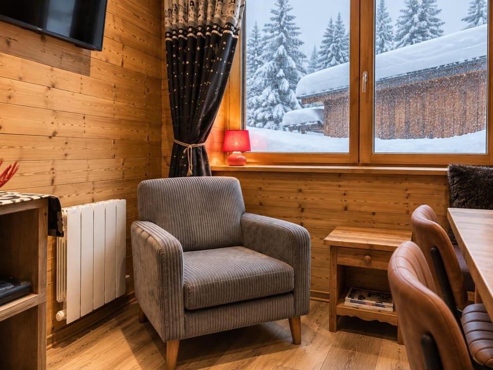 Winter, TV and multimedia, Living room, heating