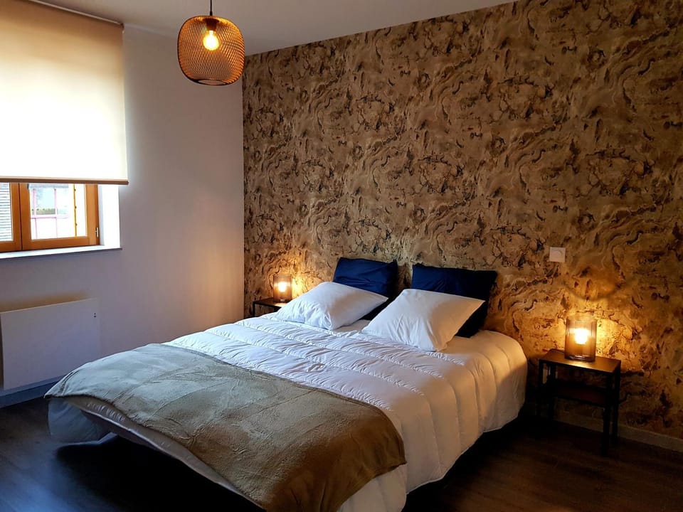 Le Petit Relais de Launois House in Wallonia, Belgium
