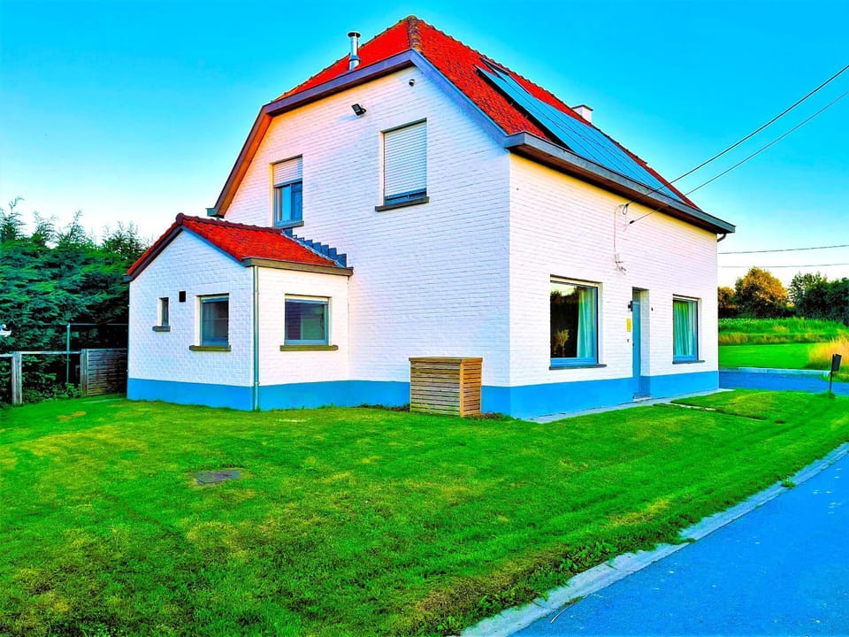 Property building, Day, Cycling