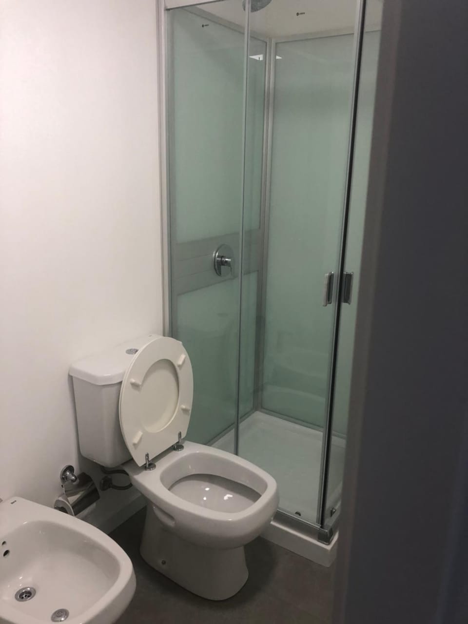 Apartamento Punta del Este piscina abierta y cubierta climatizada gimnasio cancha fútbol Netflix parrillero Apartment in Punta del Este