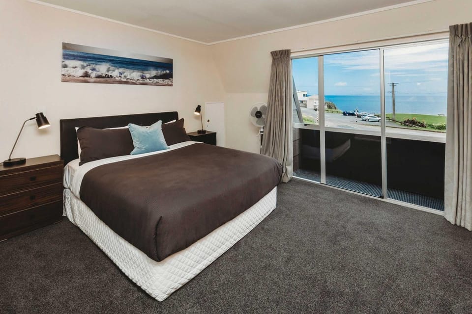 Blue Haven On Belt - seconds to coastal walkway House in New Plymouth