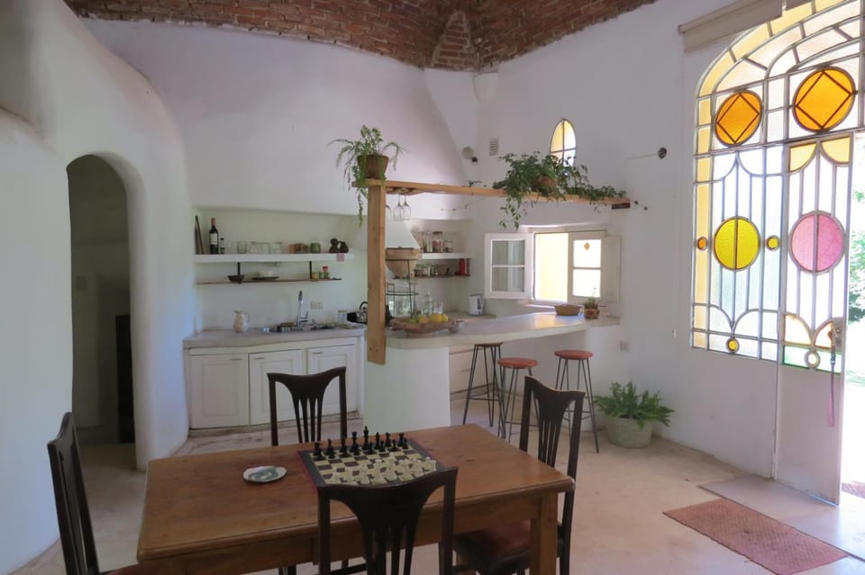 Kitchen or kitchenette, Dining area, pet friendly