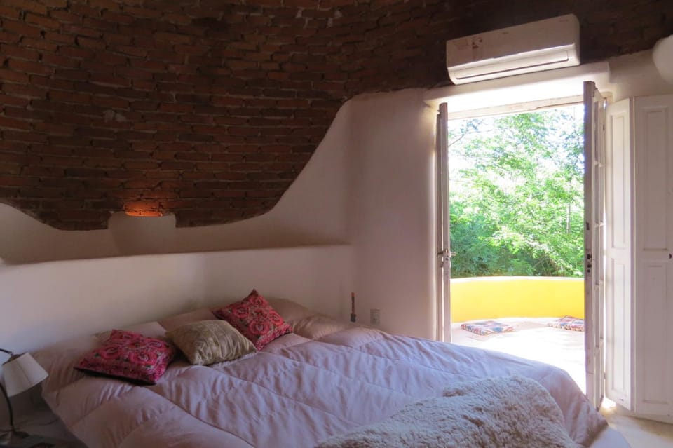 Bed, Garden, Photo of the whole room, Bedroom, Garden view