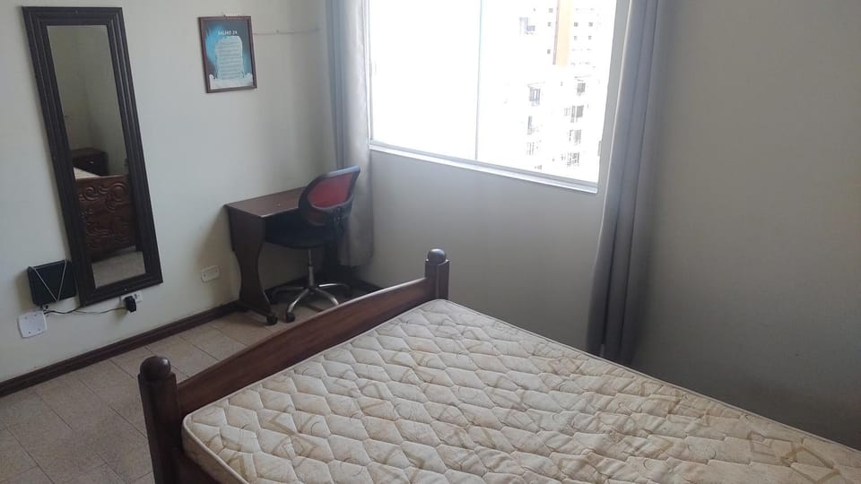 Apartamento com 03 quartos, vista para o mar, com suíte, 2 elevadores e garagem Apartment in Guarapari
