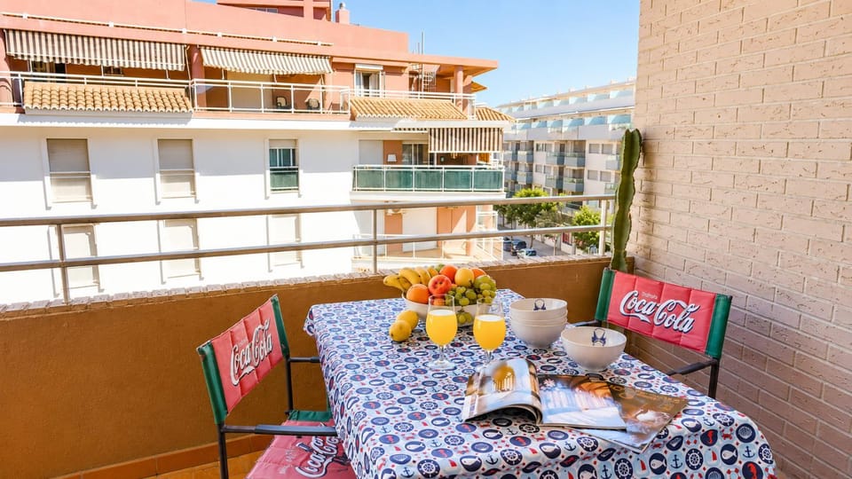 Balcony/Terrace, Quiet street view