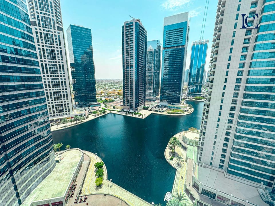 Property building, Natural landscape, Bird's eye view, City view, Lake view