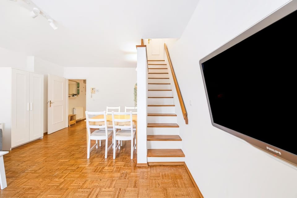 Communal lounge/ TV room, Dining area