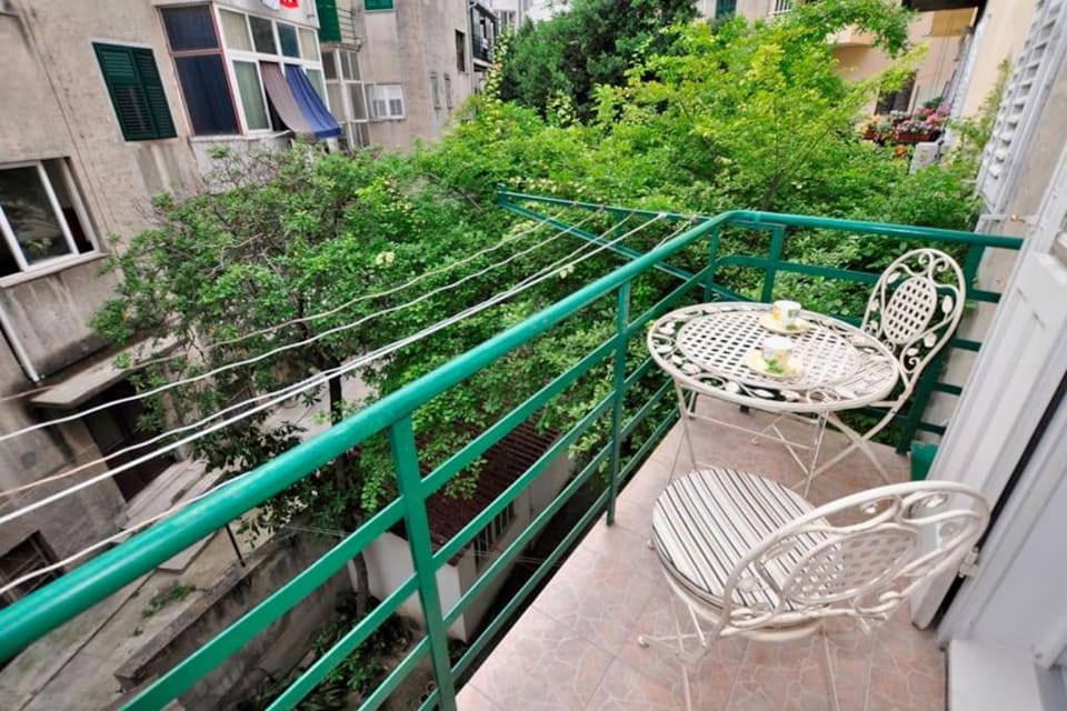 Balcony/Terrace, Garden view