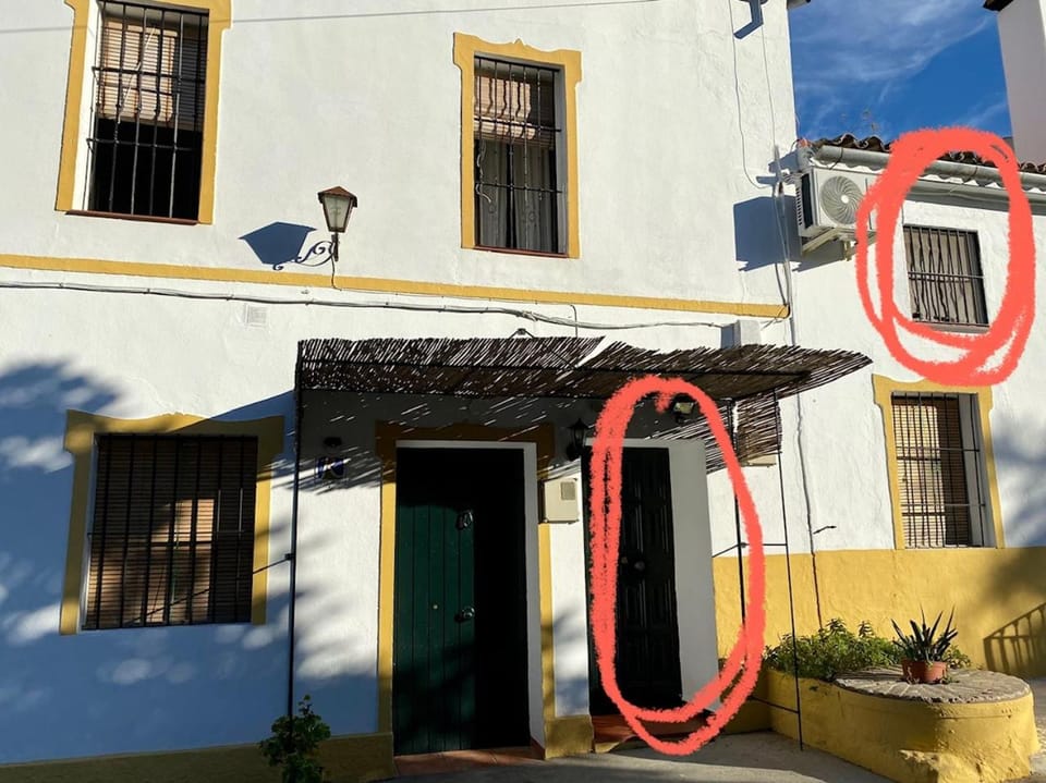 Patio, Facade/entrance