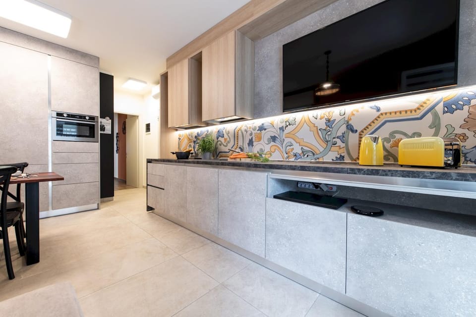 Kitchen or kitchenette