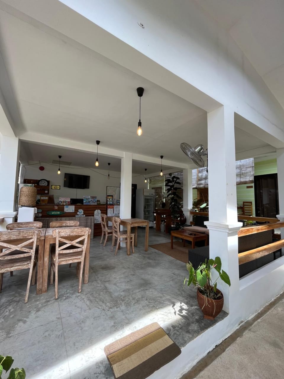 Hutch Lodging House Hotel in El Nido