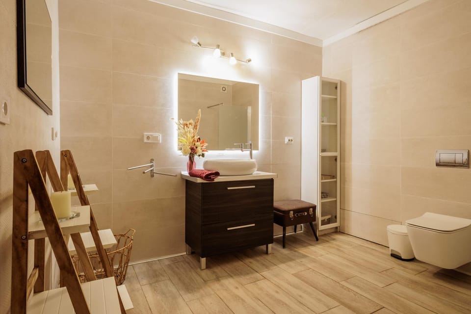 Bathroom, Living room