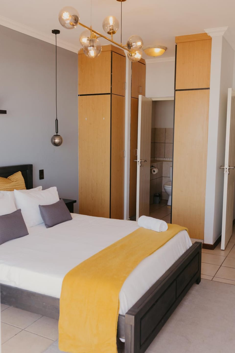 Bed, Bathroom, Photo of the whole room, Bedroom