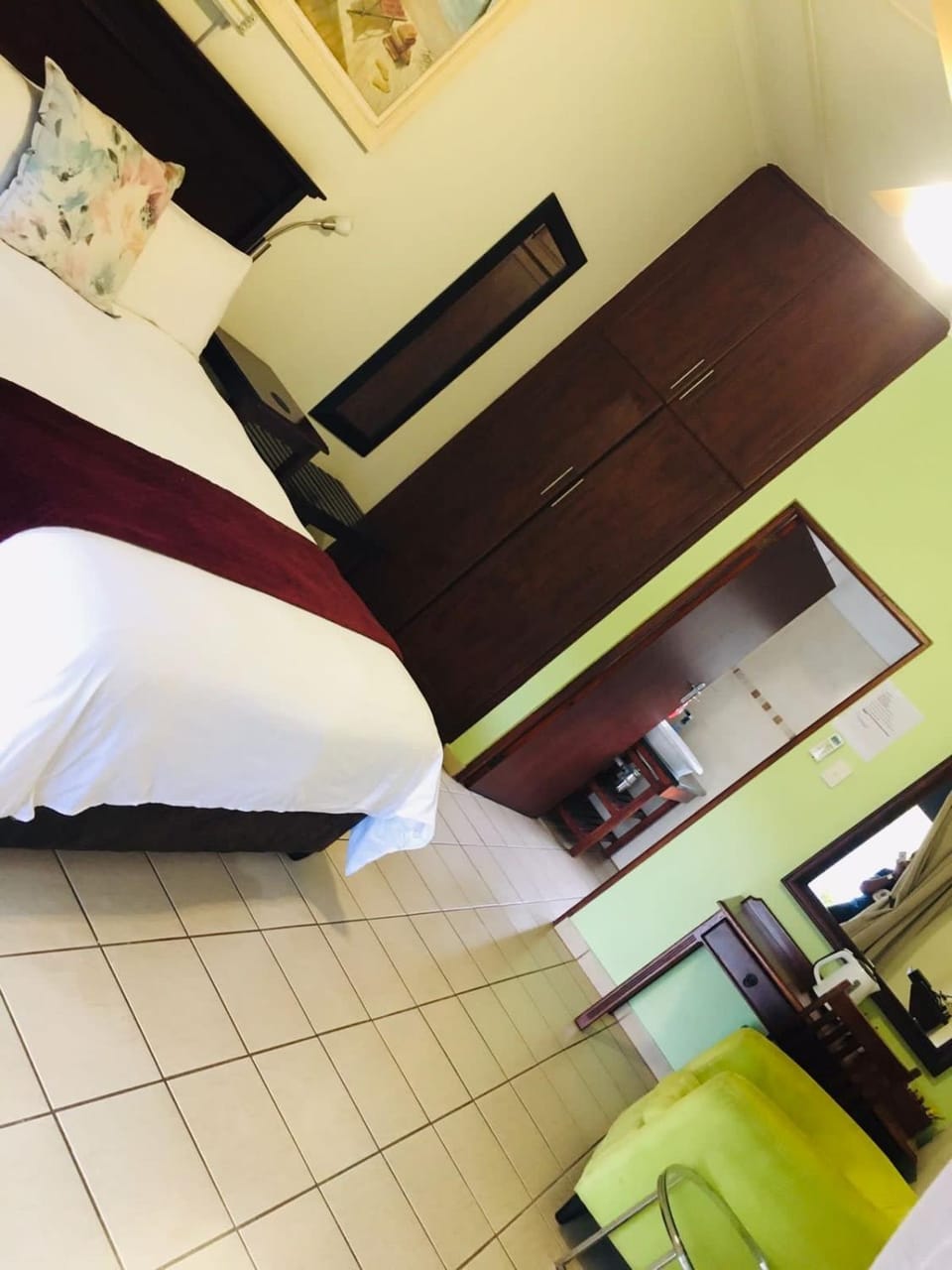 Mzingeli Guesthouse Bed and Breakfast in KwaZulu-Natal
