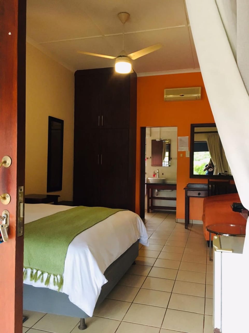 Mzingeli Guesthouse Bed and Breakfast in KwaZulu-Natal