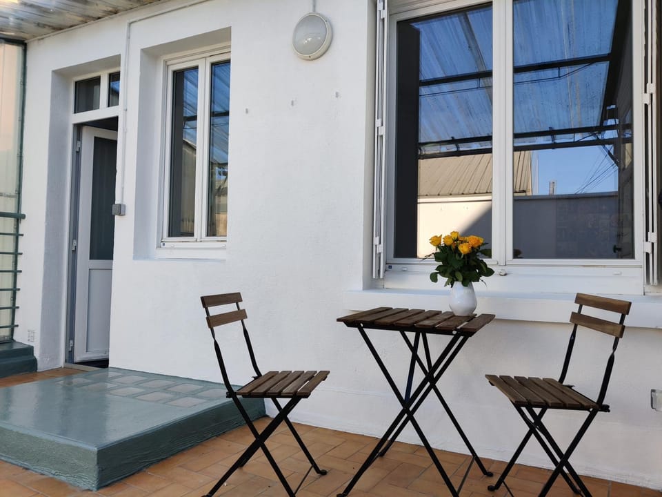Patio, Facade/entrance
