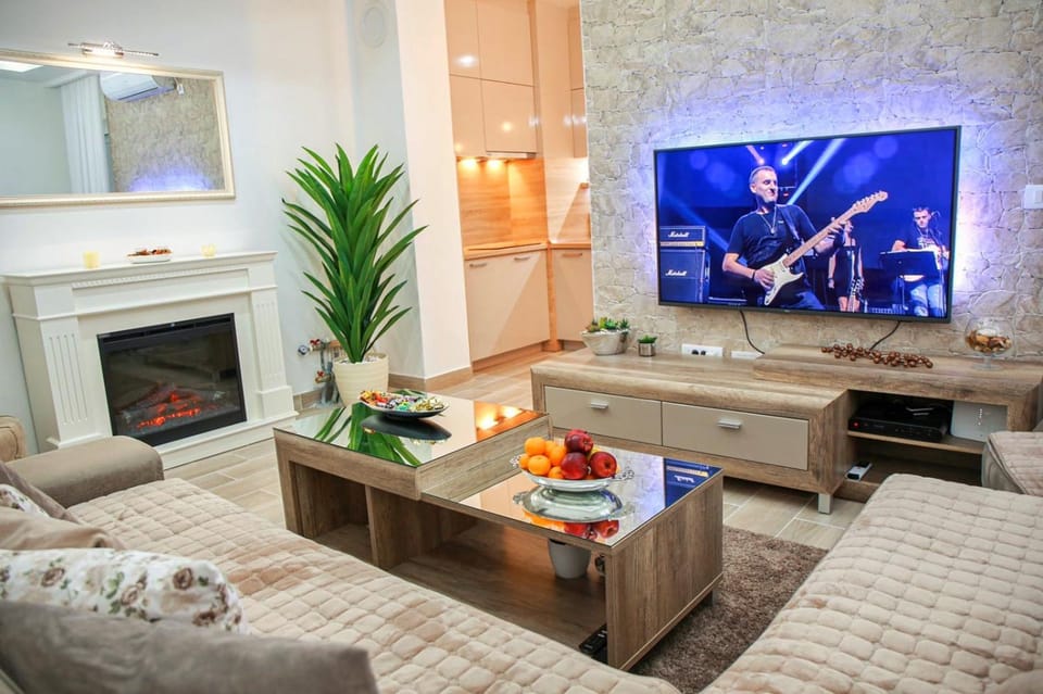 TV and multimedia, Living room, Seating area