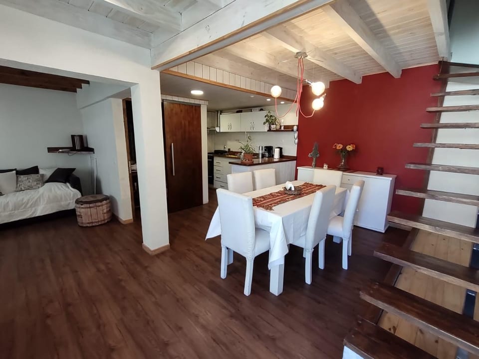 Espacio en casa compartida, SOLO HUÉSPEDES FEMENINOS, en El Hogar de Lily Vacation rental in San Martín de los Andes