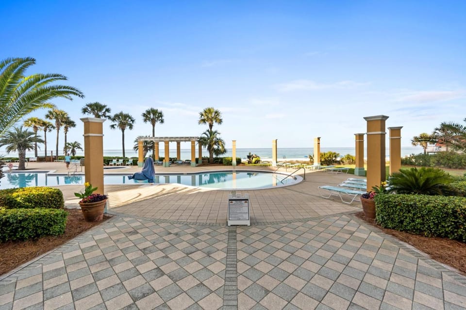 Day, Natural landscape, Pool view, Sea view, Swimming pool, sunbed