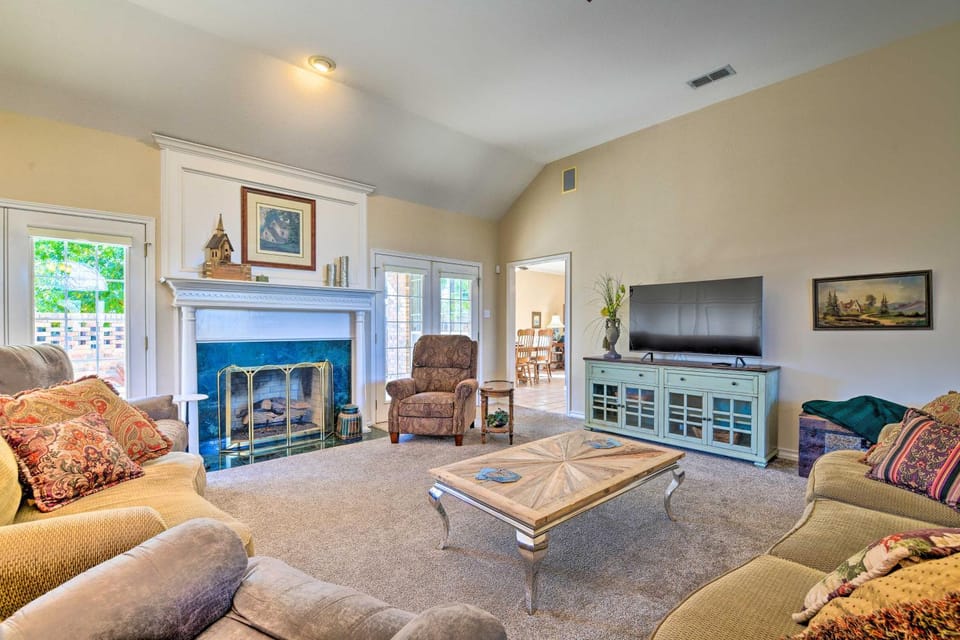 Abilene Home w/ Backyard & Grill: Walk to ACU House in Abilene