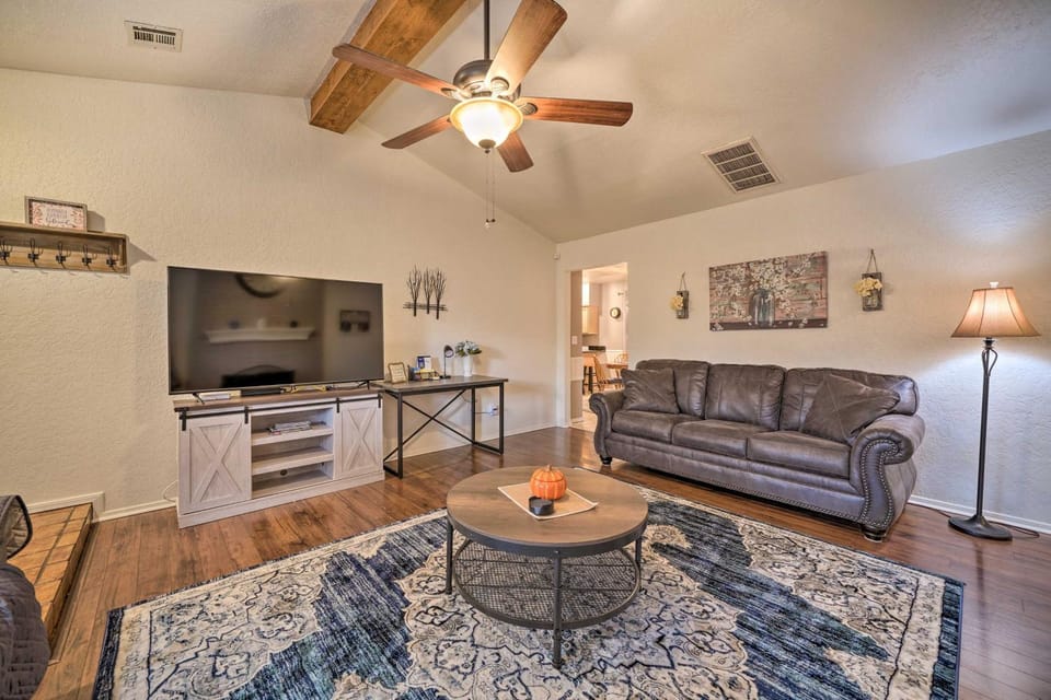 Home w/ Screened Porch ~ 10 Miles to Dtwn OKC! House in Norman