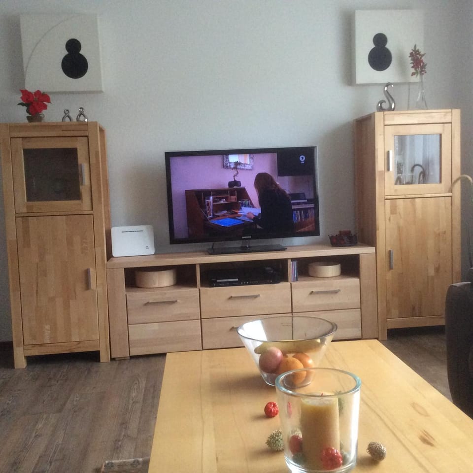 Communal lounge/ TV room, TV and multimedia