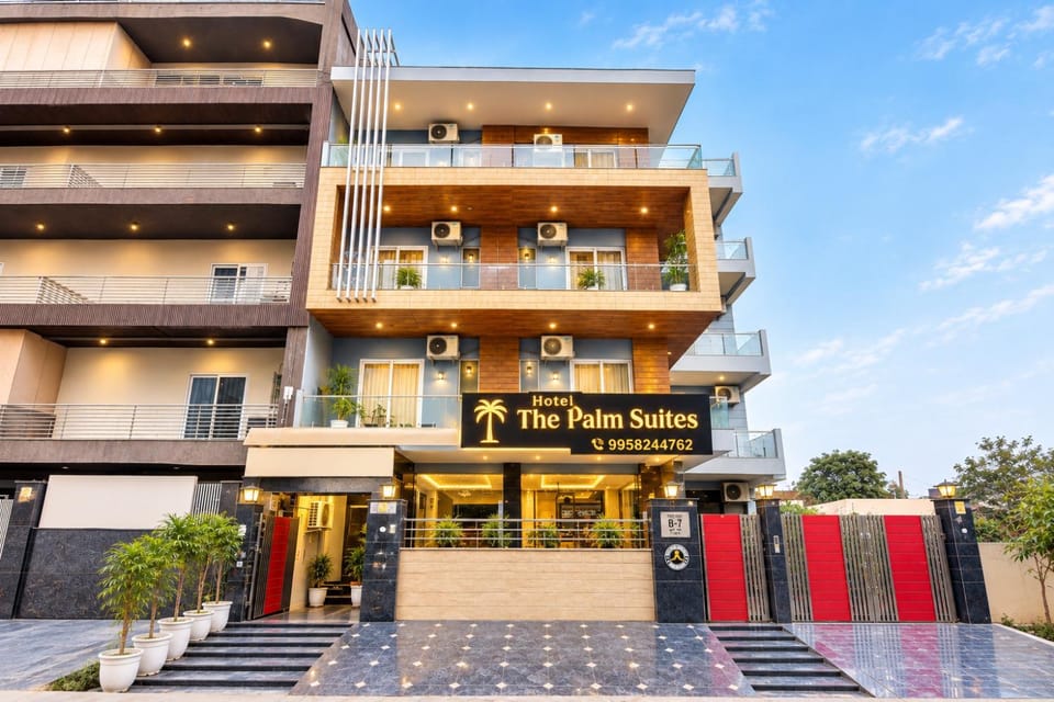 Property building, Facade/entrance, Day