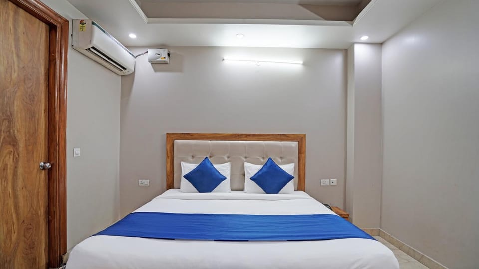 Bed, Bedroom, air conditioner