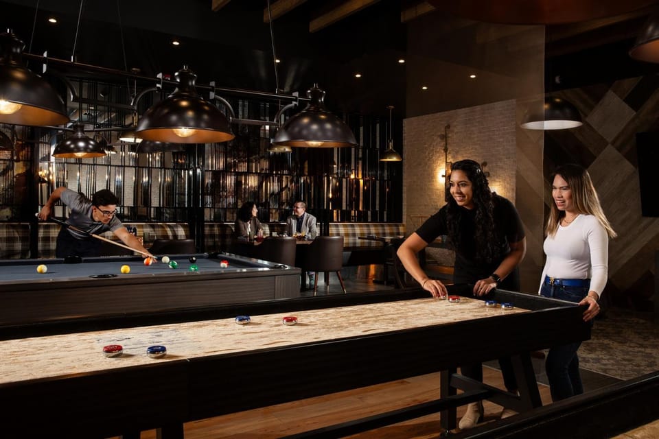 Restaurant/places to eat, Billiard, Game Room, group of guests