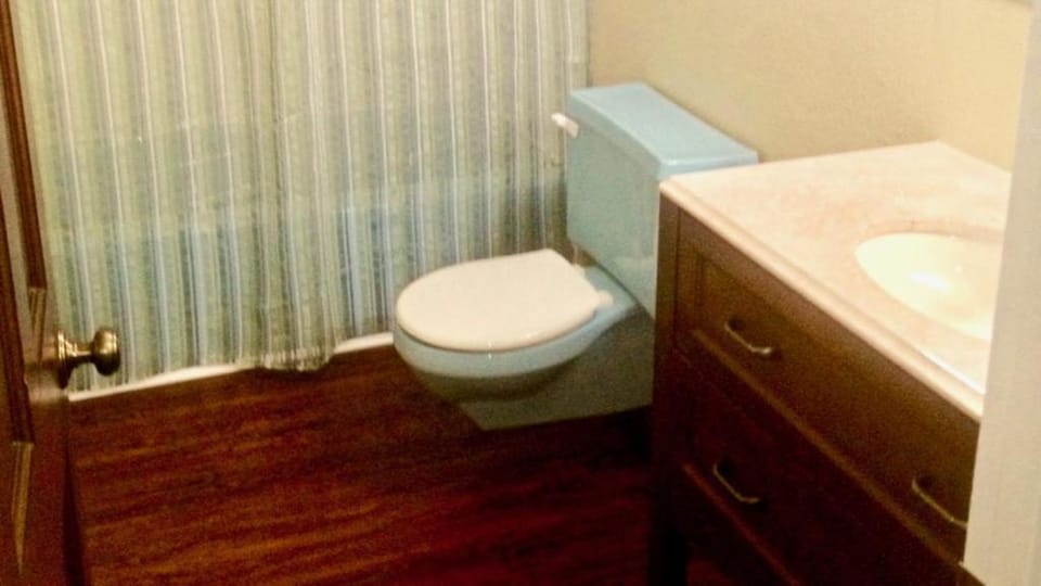 Grandma's Private Room and Bath - DISCOUNTS ON TOURS Apartment in Mendenhall Valley