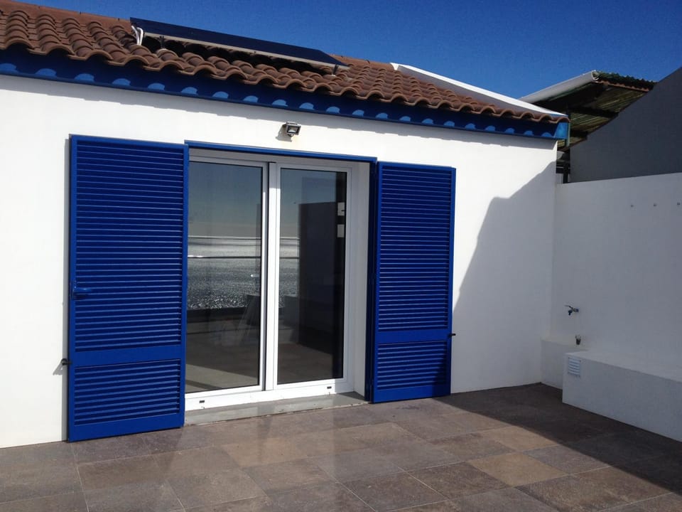 Blue House House in Vila Franca do Campo