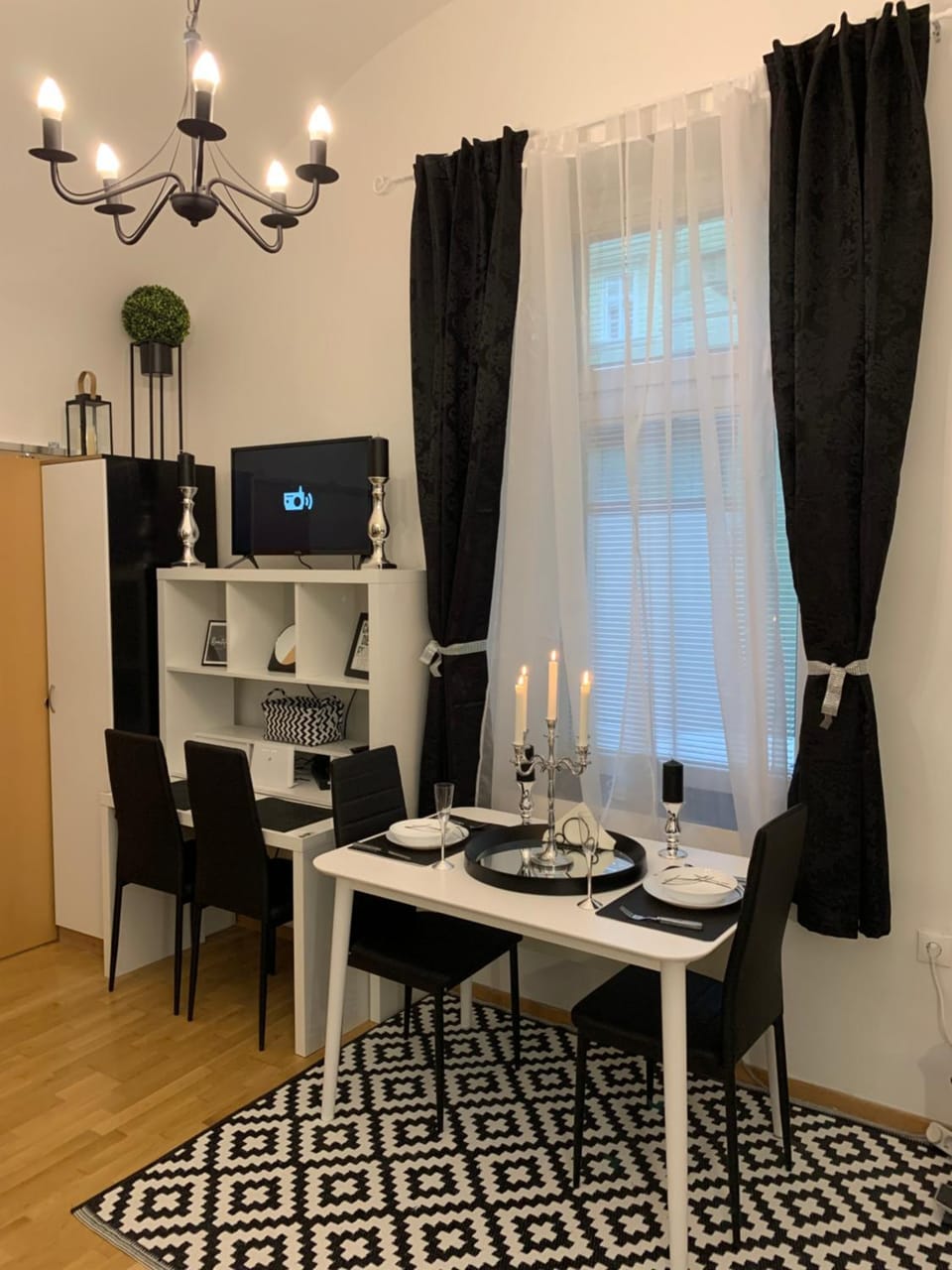 TV and multimedia, Living room, Dining area