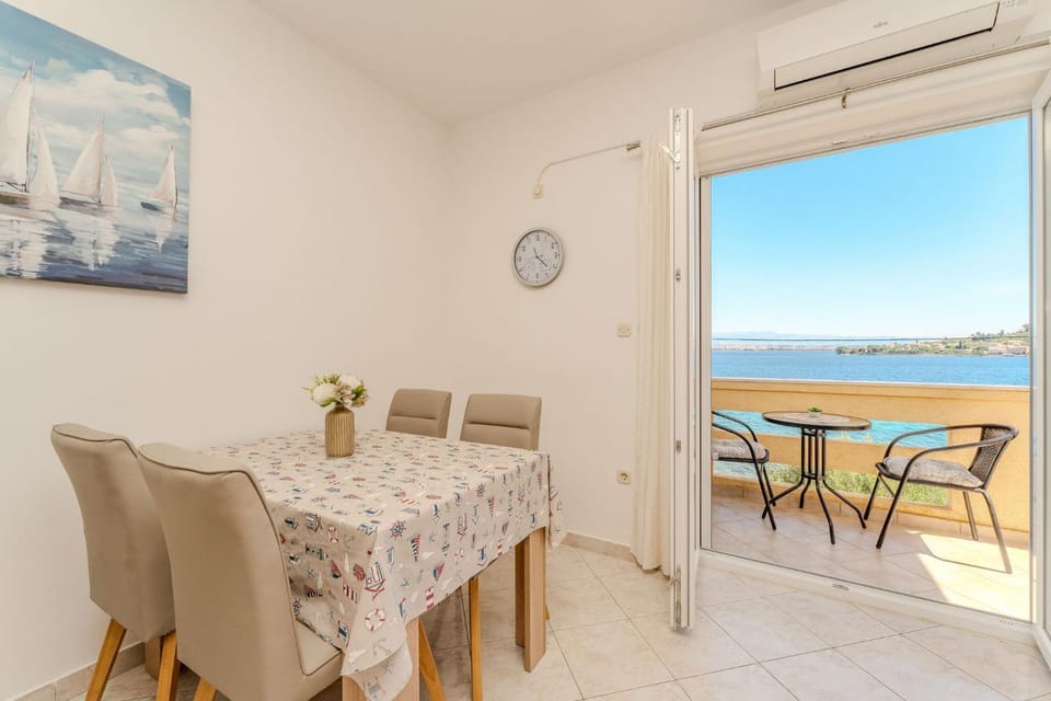 Balcony/Terrace, Dining area