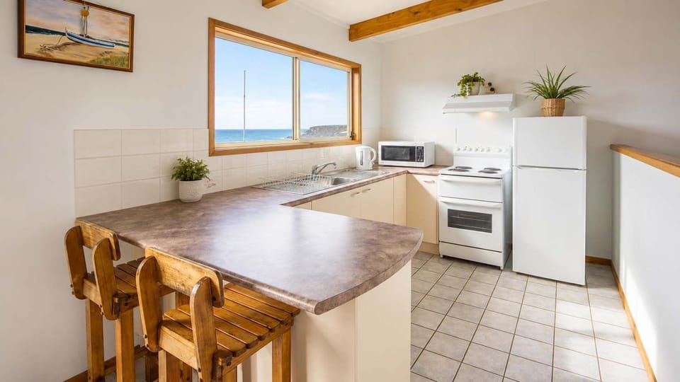 Summer House On Kurrawa - stunning beach views House in New South Wales