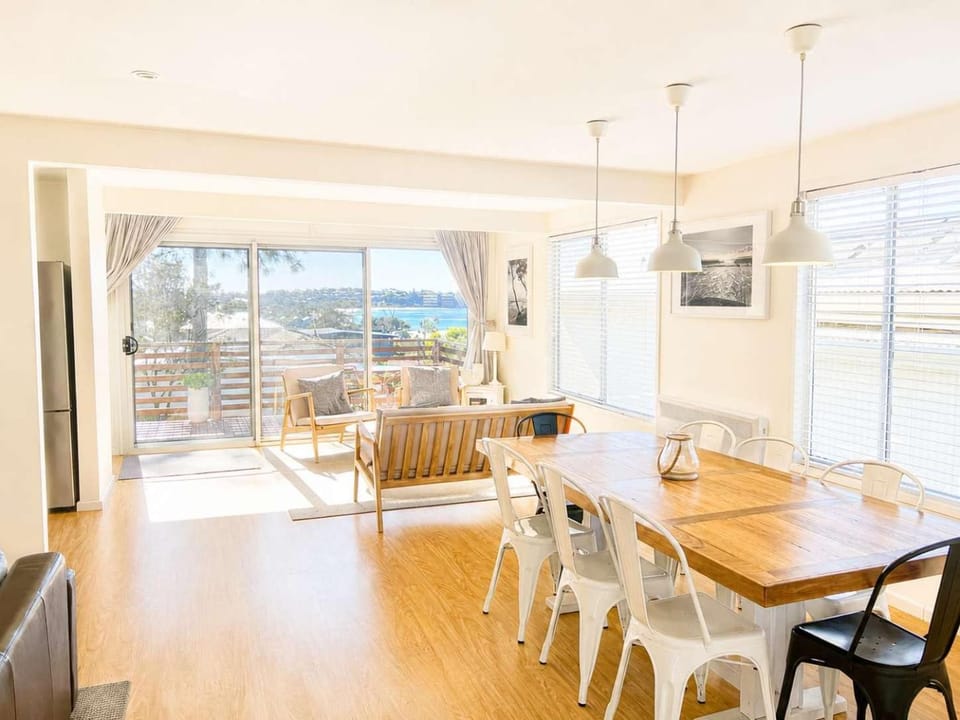 Rileys Retreat - coastal home close to beach House in Mollymook