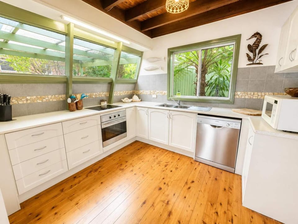 Cottage on the Lake - peaceful Burrill Lake escape House in Burrill Lake
