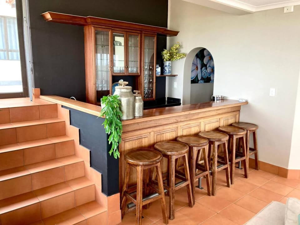 Kitchen or kitchenette, Seating area