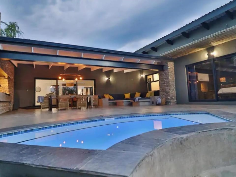 Property building, Swimming pool