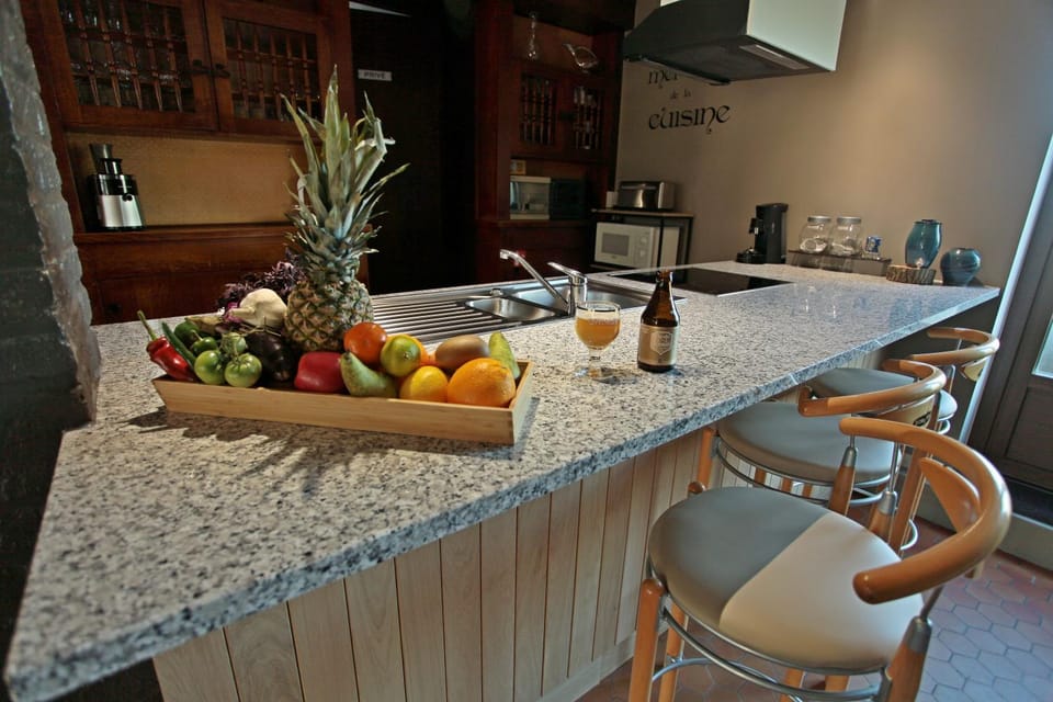Kitchen or kitchenette, Kitchen or kitchenette, Lounge or bar, Food and drinks