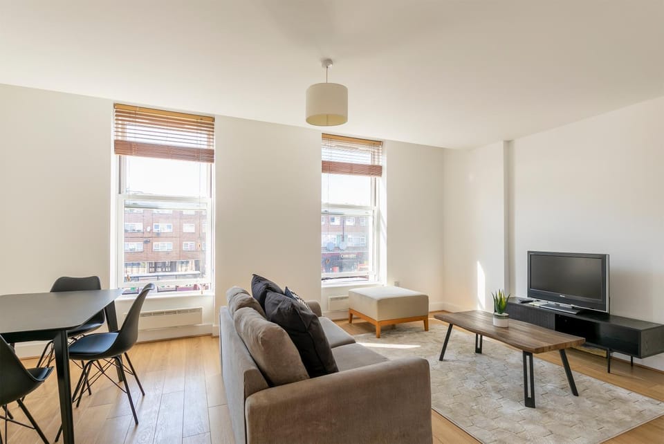TV and multimedia, Living room, Dining area