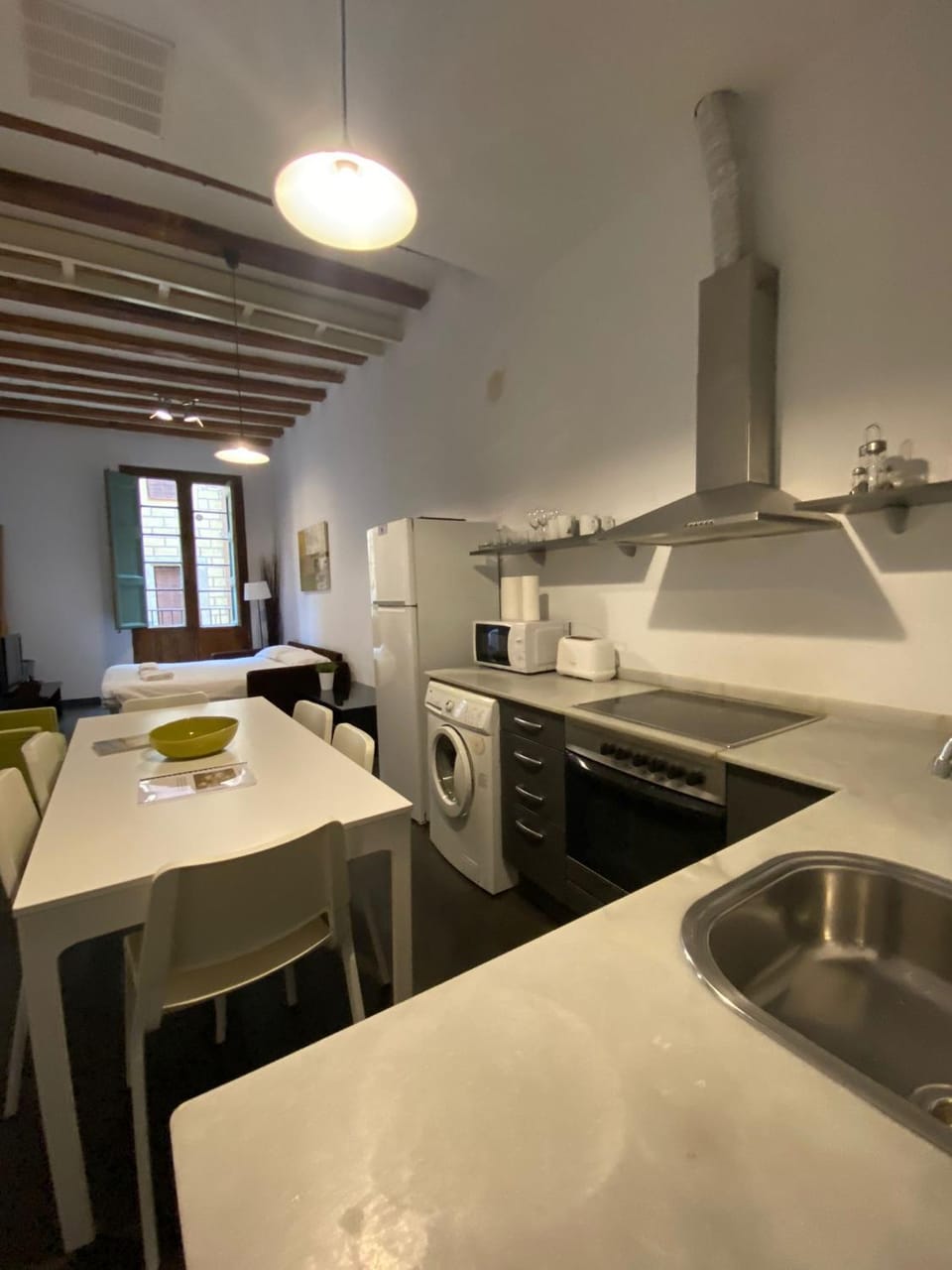 Kitchen or kitchenette, Dining area