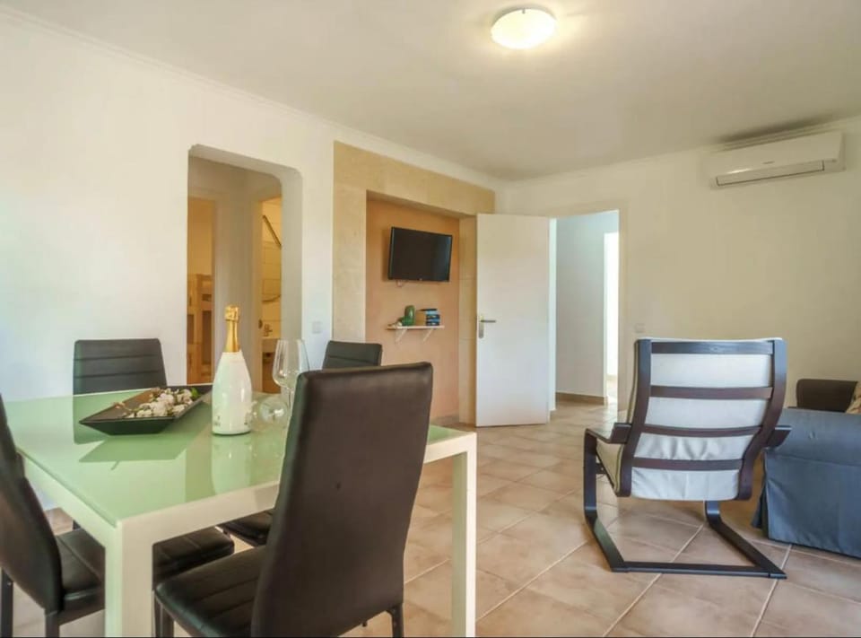 Apartamentos Los Pinos Apartment in Llevant