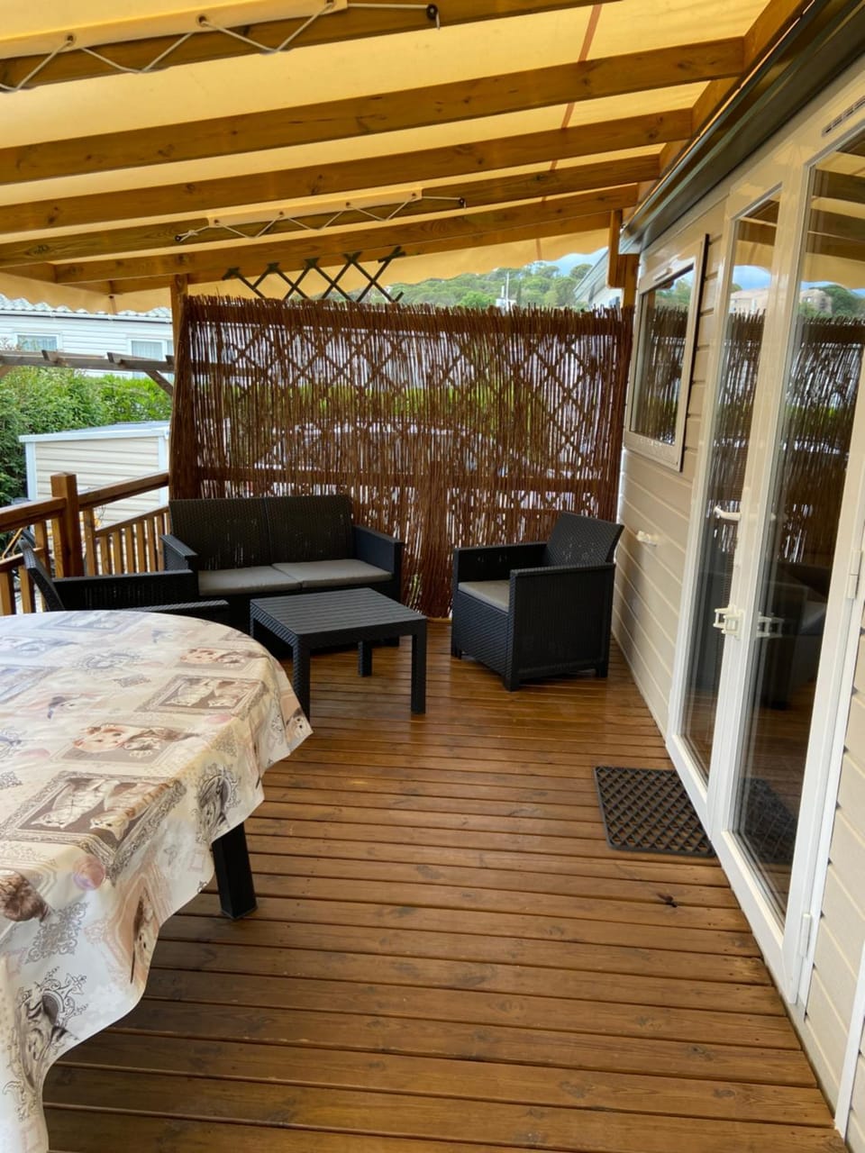 Vos meilleures vacances au Montourey! Campground/ 
RV Resort in Fréjus