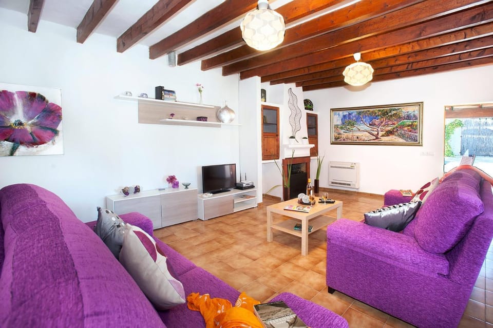 Communal lounge/ TV room, Living room