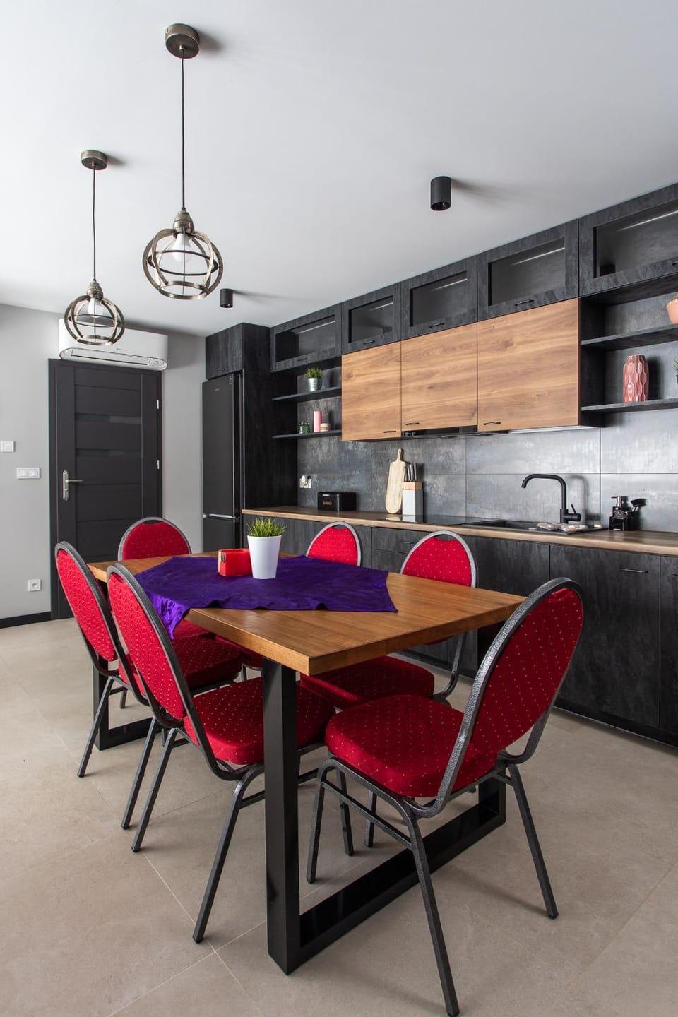 Kitchen or kitchenette, Living room, Seating area, Dining area, minibar, pet friendly